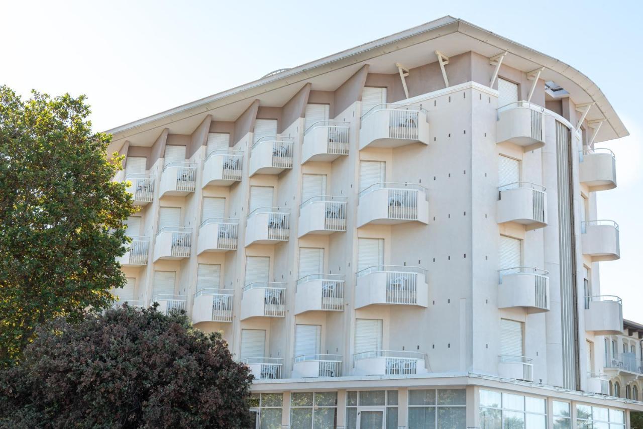 Hotel Audi Frontemare Rimini Exterior photo